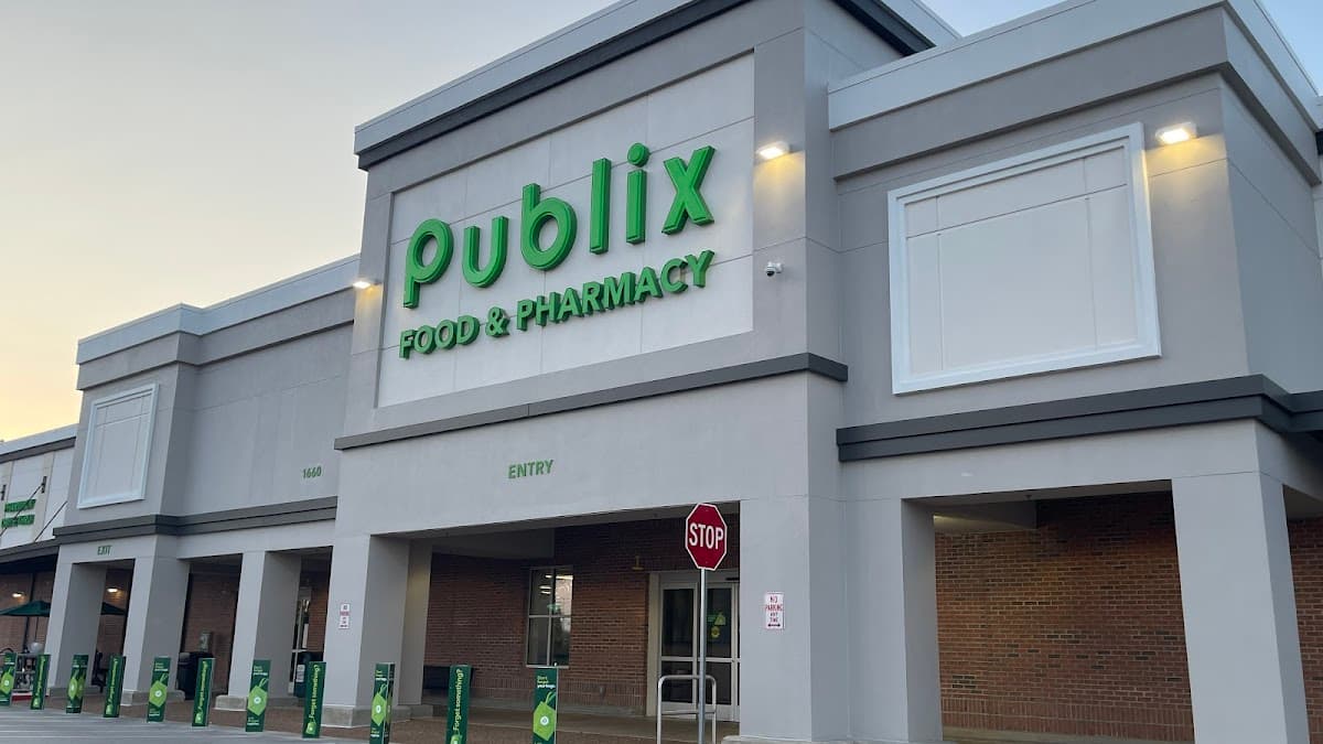 Publix Pinnacle at Providence storefront